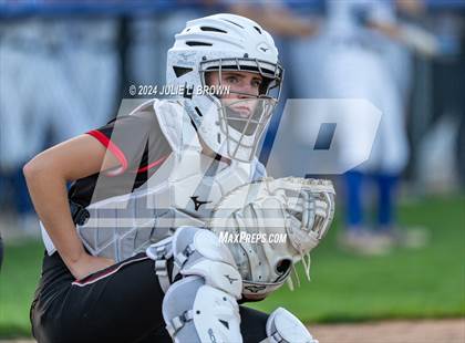 Thumbnail 1 in Logansport vs. Hamilton Southeastern (IHSAA 4A Regional 4 playoff) photogallery.