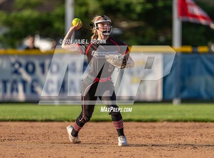 Thumbnail 3 in Logansport vs. Hamilton Southeastern (IHSAA 4A Regional 4 playoff) photogallery.