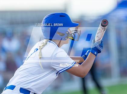Thumbnail 3 in Logansport vs. Hamilton Southeastern (IHSAA 4A Regional 4 playoff) photogallery.