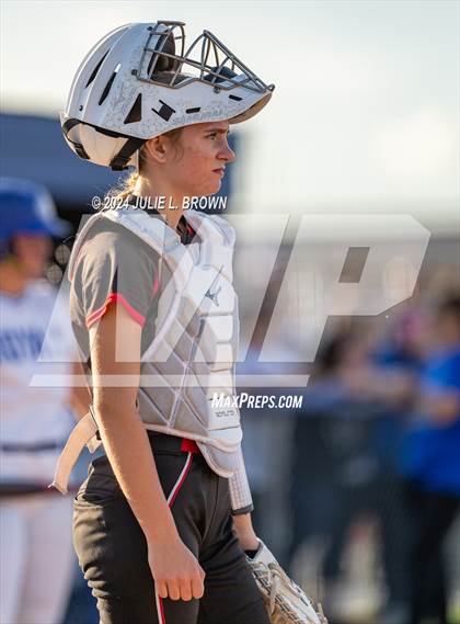 Thumbnail 3 in Logansport vs. Hamilton Southeastern (IHSAA 4A Regional 4 playoff) photogallery.