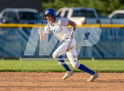 Thumbnail 2 in Logansport vs. Hamilton Southeastern (IHSAA 4A Regional 4 playoff) photogallery.