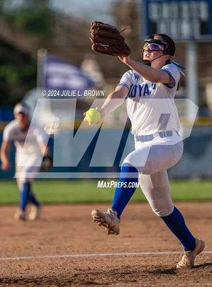 Thumbnail 2 in Logansport vs. Hamilton Southeastern (IHSAA 4A Regional 4 playoff) photogallery.