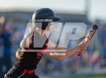 Thumbnail 2 in Logansport vs. Hamilton Southeastern (IHSAA 4A Regional 4 playoff) photogallery.