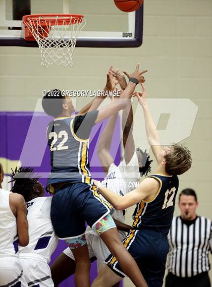 Thumbnail 2 in Arlington Heights vs Chisholm Trail photogallery.