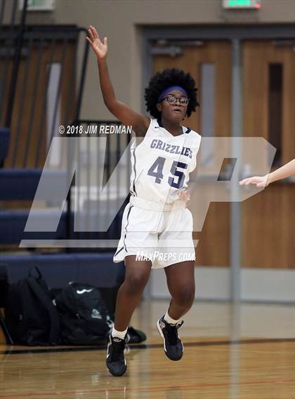 Thumbnail 1 in JV: Glenn vs. Cedar Park photogallery.