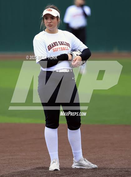 Thumbnail 1 in Grand Saline vs Van photogallery.