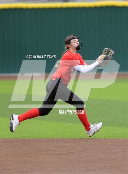 Thumbnail 2 in Grand Saline vs Van photogallery.