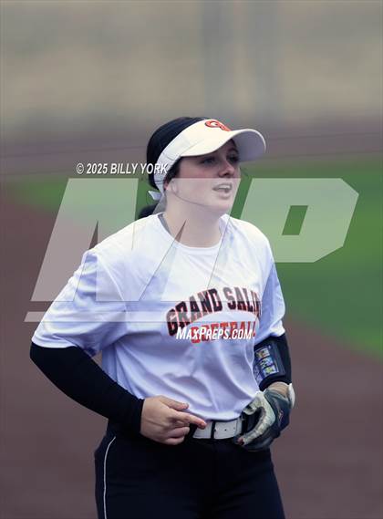 Thumbnail 1 in Grand Saline vs Van photogallery.