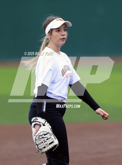 Thumbnail 2 in Grand Saline vs Van photogallery.