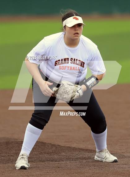 Thumbnail 3 in Grand Saline vs Van photogallery.