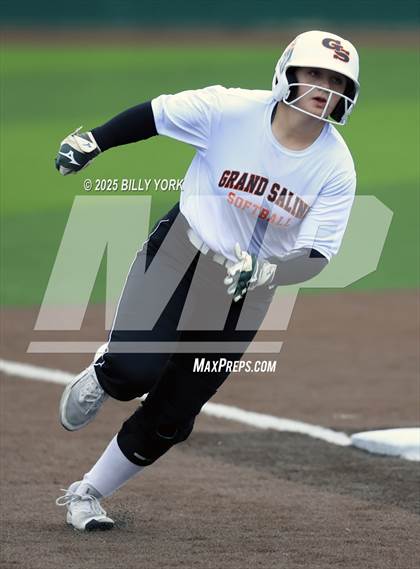 Thumbnail 3 in Grand Saline vs Van photogallery.