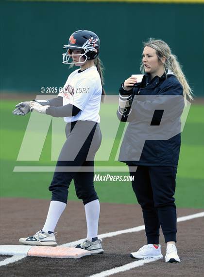 Thumbnail 1 in Grand Saline vs Van photogallery.