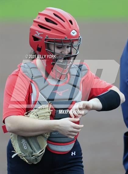 Thumbnail 1 in Grand Saline vs Van photogallery.