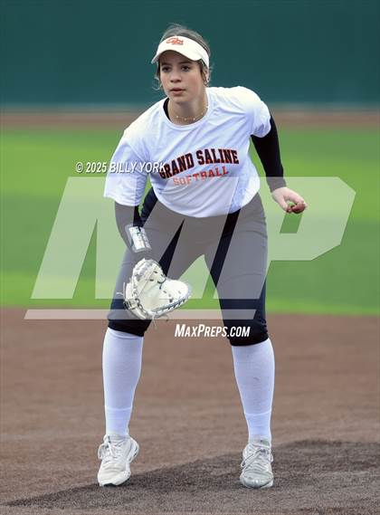 Thumbnail 3 in Grand Saline vs Van photogallery.