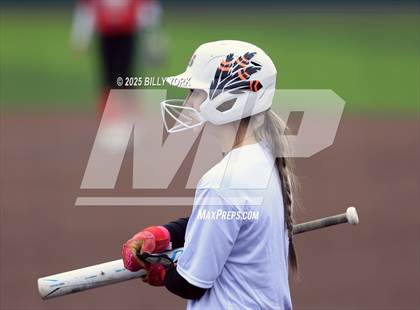 Thumbnail 1 in Grand Saline vs Van photogallery.