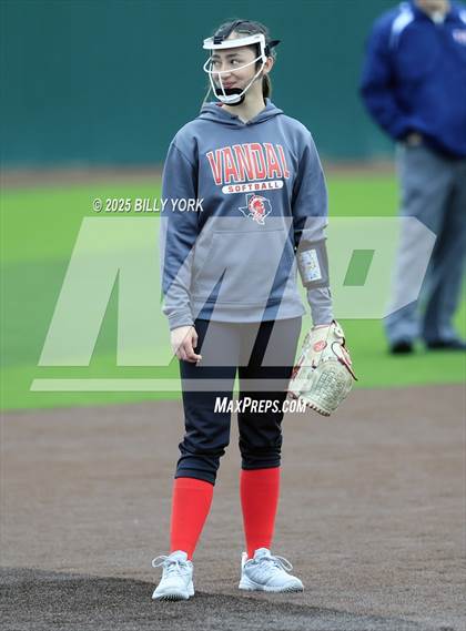 Thumbnail 2 in Grand Saline vs Van photogallery.