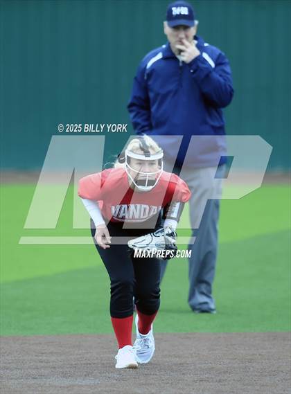 Thumbnail 2 in Grand Saline vs Van photogallery.