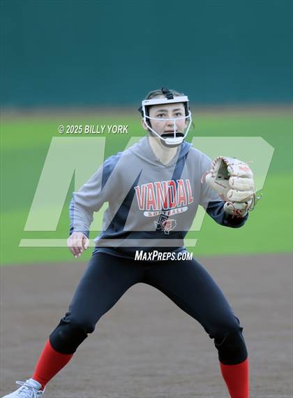 Thumbnail 1 in Grand Saline vs Van photogallery.
