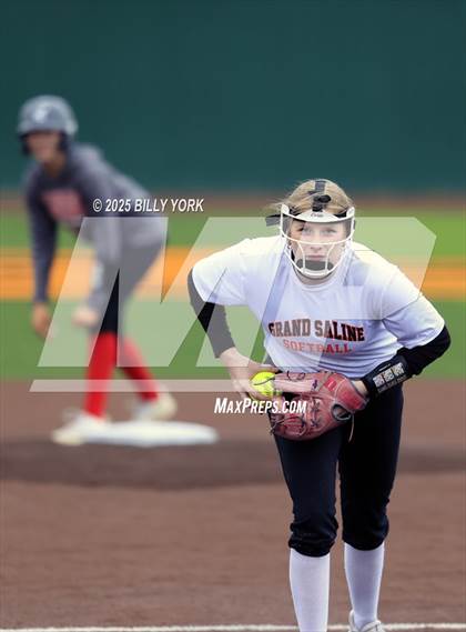 Thumbnail 1 in Grand Saline vs Van photogallery.