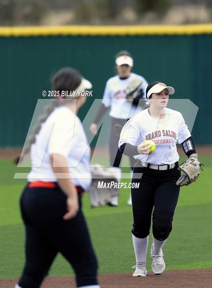 Thumbnail 3 in Grand Saline vs Van photogallery.
