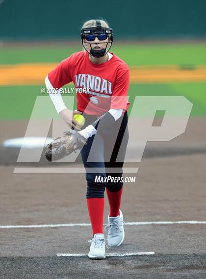 Thumbnail 2 in Grand Saline vs Van photogallery.