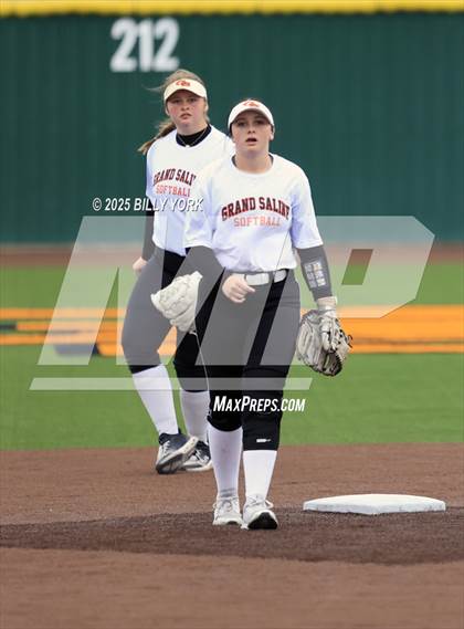 Thumbnail 3 in Grand Saline vs Van photogallery.