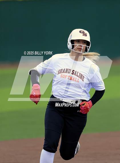 Thumbnail 2 in Grand Saline vs Van photogallery.