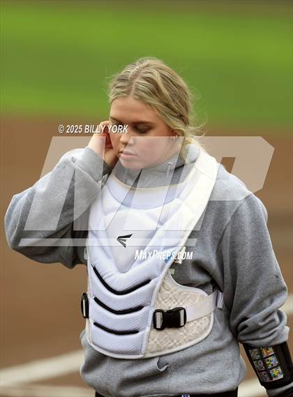 Thumbnail 2 in Grand Saline vs Van photogallery.
