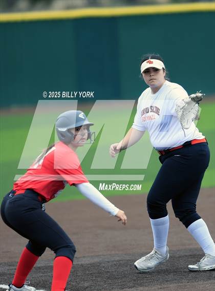 Thumbnail 1 in Grand Saline vs Van photogallery.