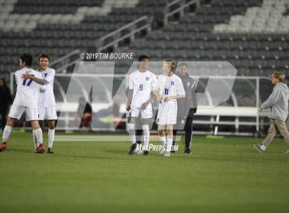 Thumbnail 2 in Broomfield vs. Regis Jesuit (CHSAA 5A Final) photogallery.