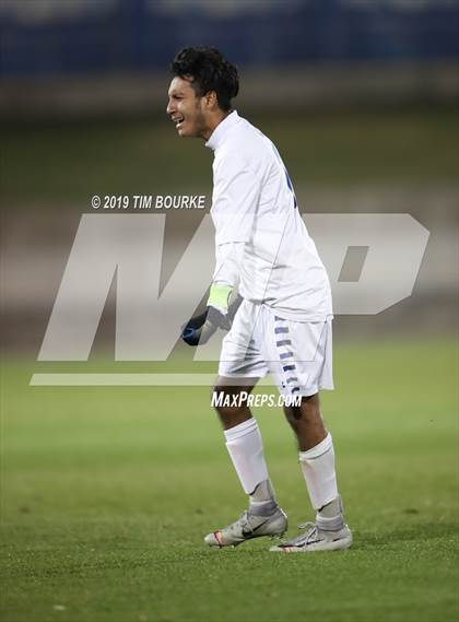Thumbnail 3 in Broomfield vs. Regis Jesuit (CHSAA 5A Final) photogallery.