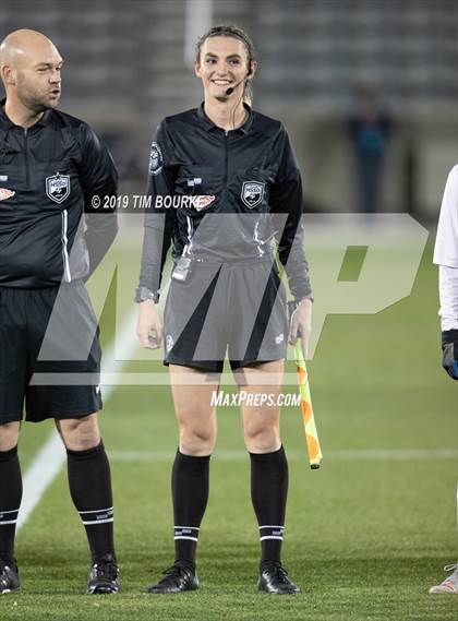 Thumbnail 2 in Broomfield vs. Regis Jesuit (CHSAA 5A Final) photogallery.