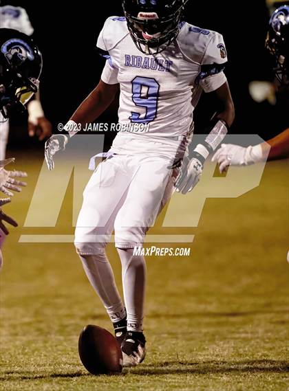 Thumbnail 3 in Ribault @ ED White photogallery.