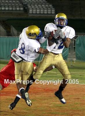 Thumbnail 3 in Crenshaw vs. Taft (Section Final) photogallery.