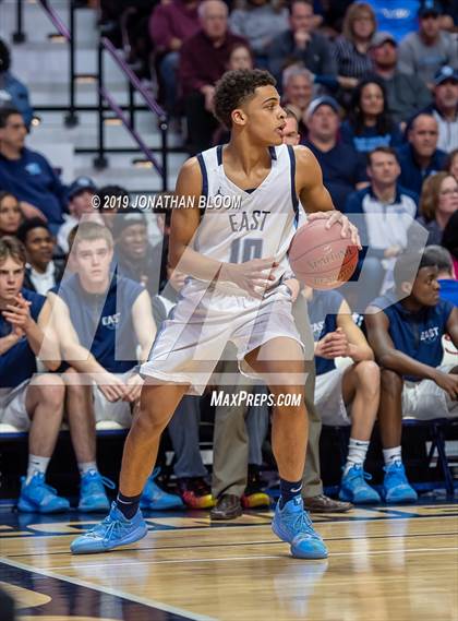 Thumbnail 2 in East Catholic vs. Windsor (CIAC D1 Final) photogallery.