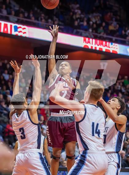 Thumbnail 3 in East Catholic vs. Windsor (CIAC D1 Final) photogallery.