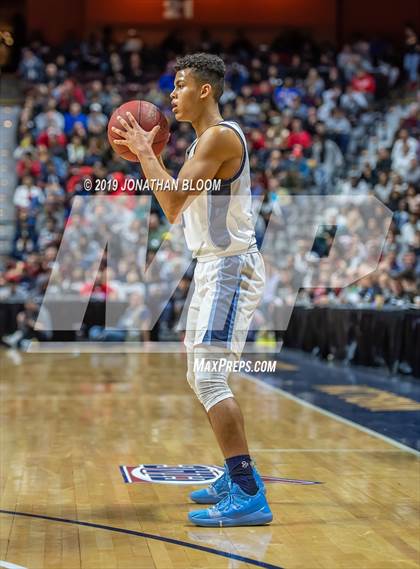 Thumbnail 2 in East Catholic vs. Windsor (CIAC D1 Final) photogallery.