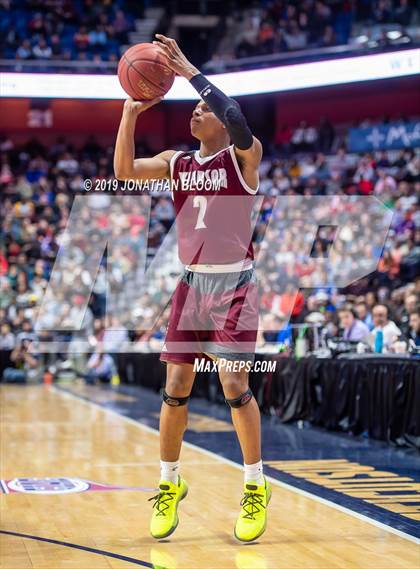 Thumbnail 1 in East Catholic vs. Windsor (CIAC D1 Final) photogallery.