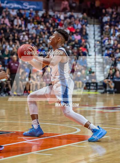 Thumbnail 1 in East Catholic vs. Windsor (CIAC D1 Final) photogallery.