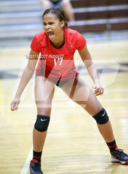 Thumbnail 2 in Temecula Valley vs. Harvard-Westlake (CIF SS D1 Second Round) photogallery.