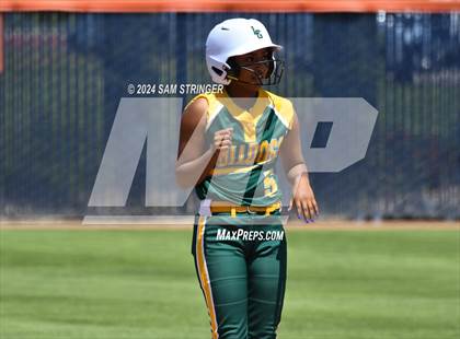Thumbnail 1 in Le Grand vs. Stone Ridge Christian (CIF SJS Division 6 Final) photogallery.