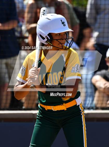 Thumbnail 1 in Le Grand vs. Stone Ridge Christian (CIF SJS Division 6 Final) photogallery.