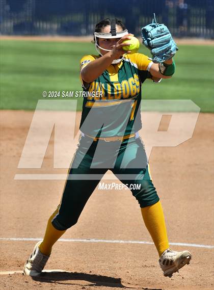Thumbnail 1 in Le Grand vs. Stone Ridge Christian (CIF SJS Division 6 Final) photogallery.