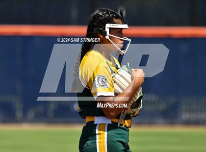 Thumbnail 1 in Le Grand vs. Stone Ridge Christian (CIF SJS Division 6 Final) photogallery.