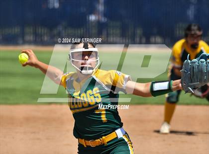 Thumbnail 2 in Le Grand vs. Stone Ridge Christian (CIF SJS Division 6 Final) photogallery.
