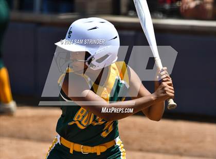 Thumbnail 1 in Le Grand vs. Stone Ridge Christian (CIF SJS Division 6 Final) photogallery.