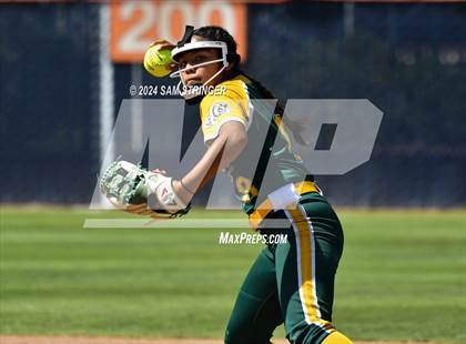 Thumbnail 1 in Le Grand vs. Stone Ridge Christian (CIF SJS Division 6 Final) photogallery.