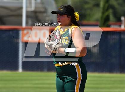 Thumbnail 2 in Le Grand vs. Stone Ridge Christian (CIF SJS Division 6 Final) photogallery.