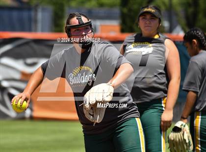 Thumbnail 1 in Le Grand vs. Stone Ridge Christian (CIF SJS Division 6 Final) photogallery.