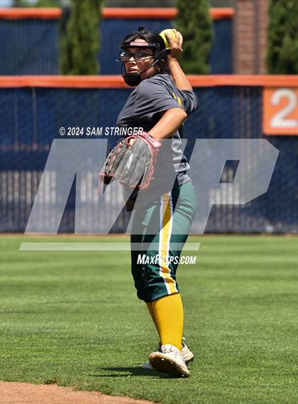 Thumbnail 3 in Le Grand vs. Stone Ridge Christian (CIF SJS Division 6 Final) photogallery.
